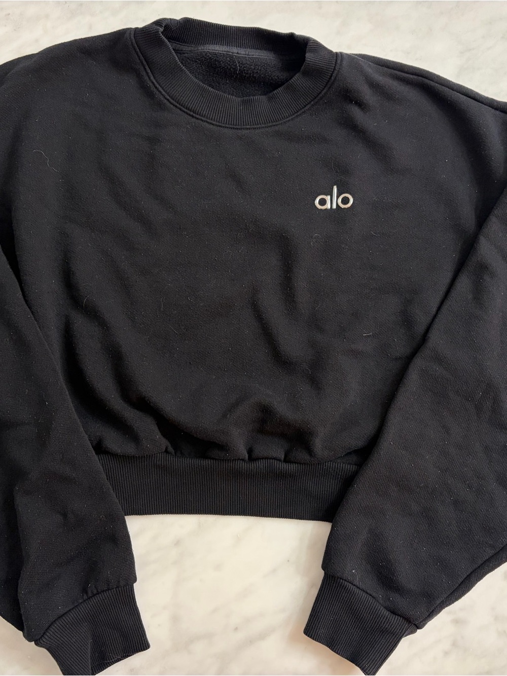 ALO Yoga Men's Black Crewneck with Contrasting Logo